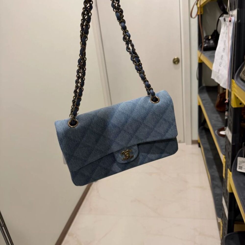 Chanel Women Pre-Loved Bag Brand New Condition